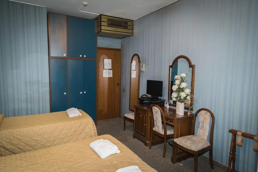 Hotel Accursio-Triple Room-4