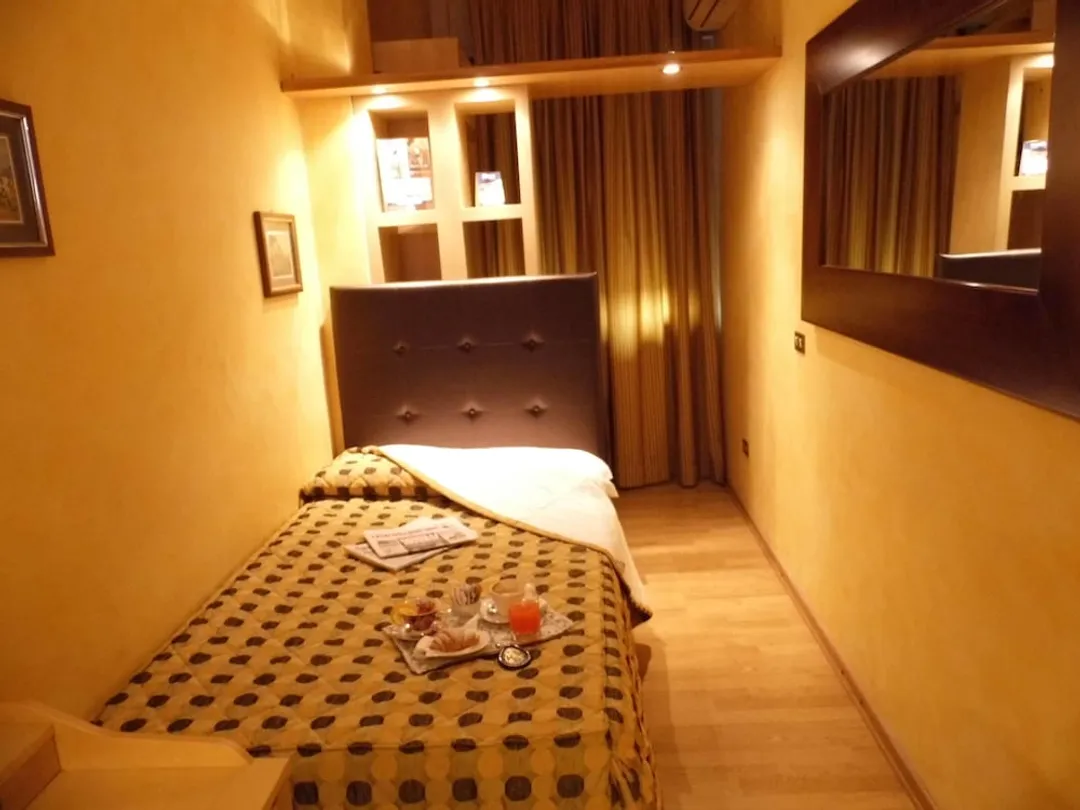 Hotel Accursio-Triple Room-2