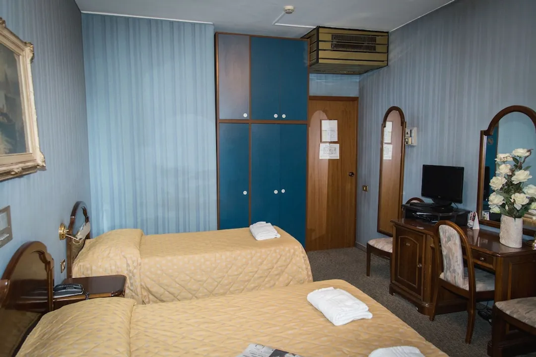 Hotel Accursio-Triple Room-5