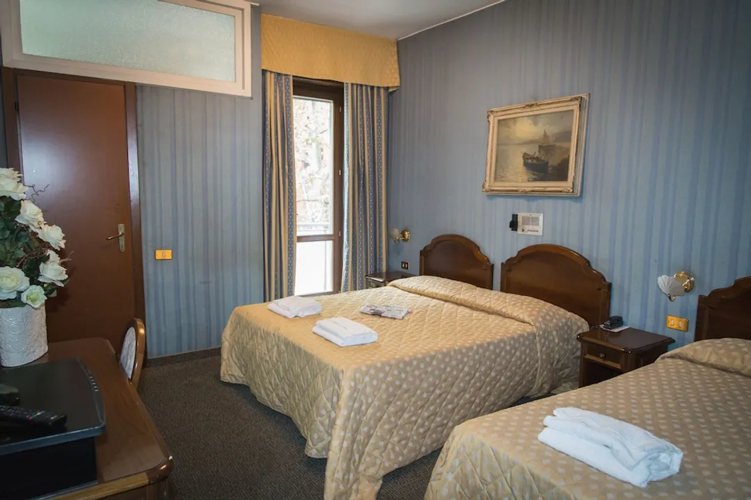 Hotel Accursio-Triple Room-3