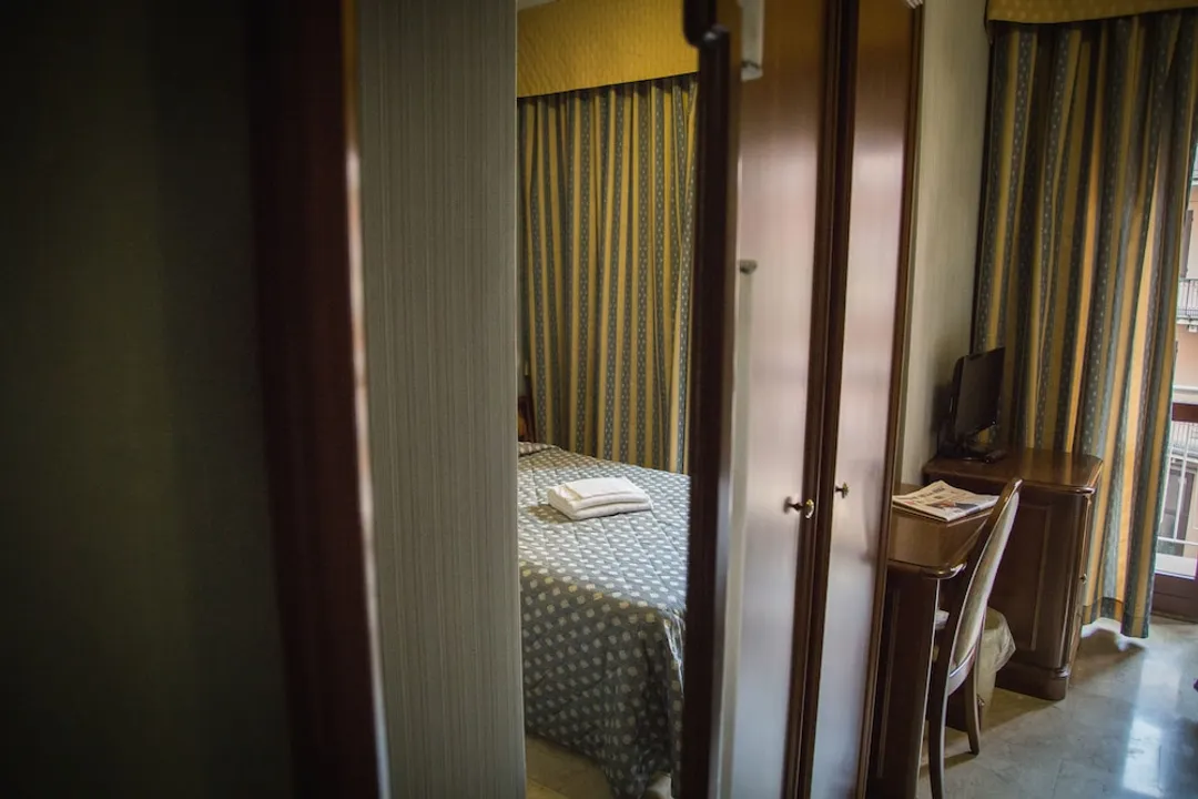 Hotel Accursio-Economy Double Room (1 French Bed)-3