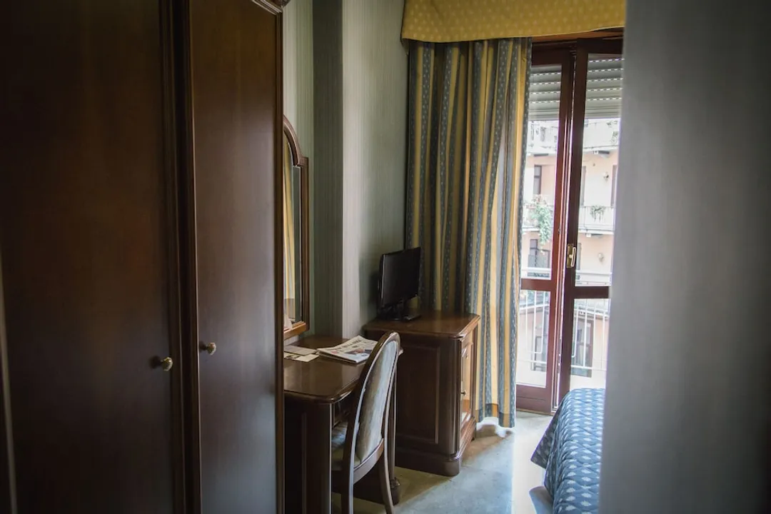 Hotel Accursio-Economy Double Room (1 French Bed)-4