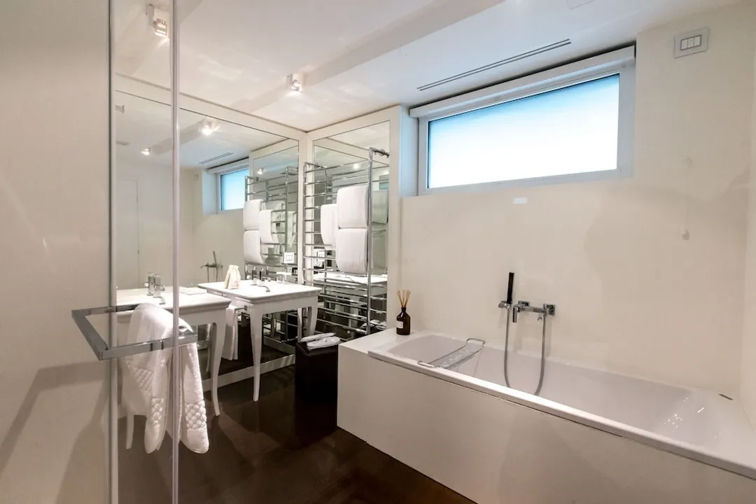 Magna Pars- L'Hotel à Parfum Small Luxury Hotels of the World-Presidential Suite (Grand)-5