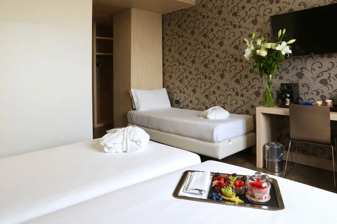 Klima Hotel Milano Fiere-Standard Triple Room, 3 Twin Beds-2