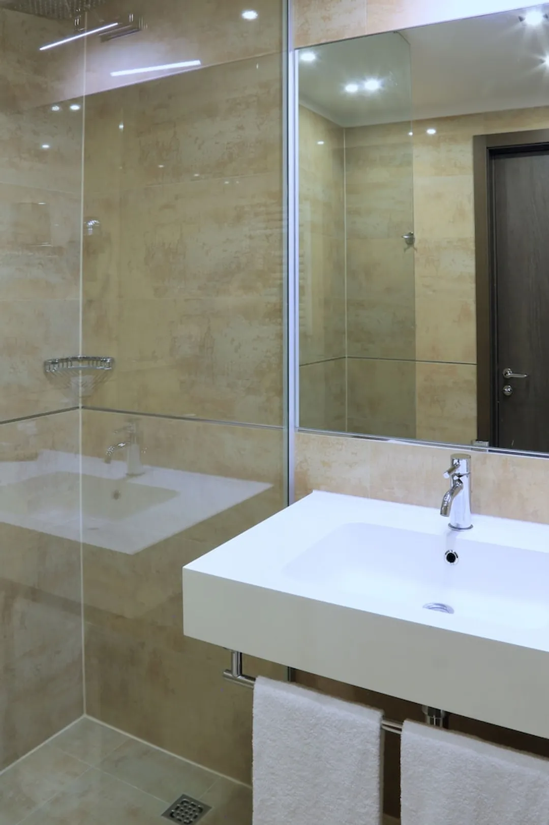 Klima Hotel Milano Fiere-Standard Triple Room, 3 Twin Beds-4