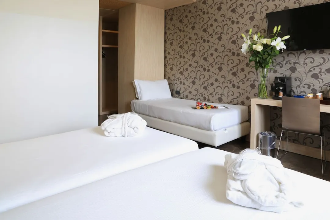 Klima Hotel Milano Fiere-Superior Triple Room-2