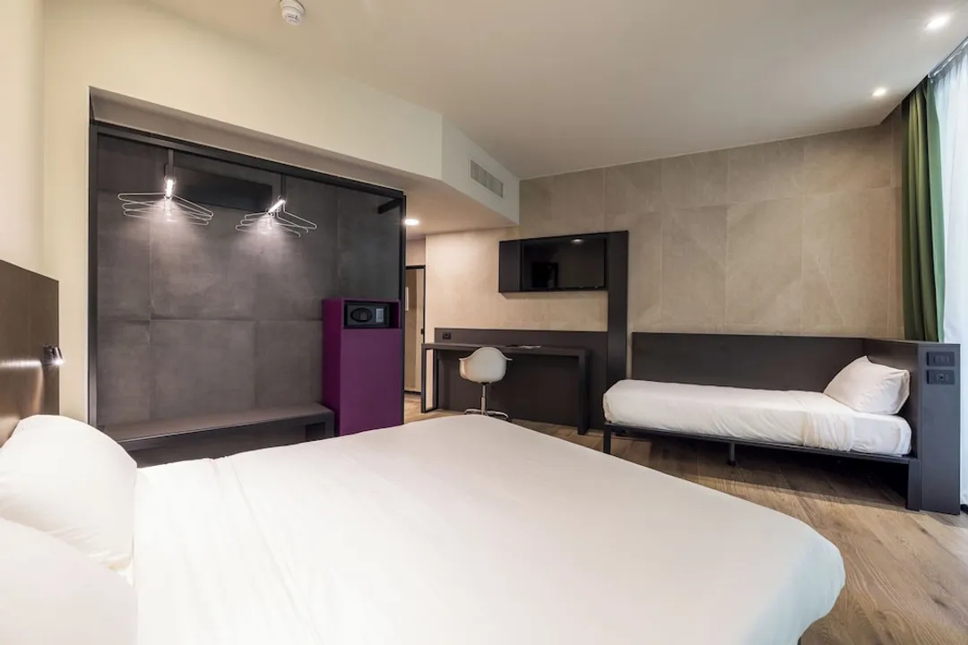 Hotel Degli Arcimboldi-Double Room Single Use (Large)-3