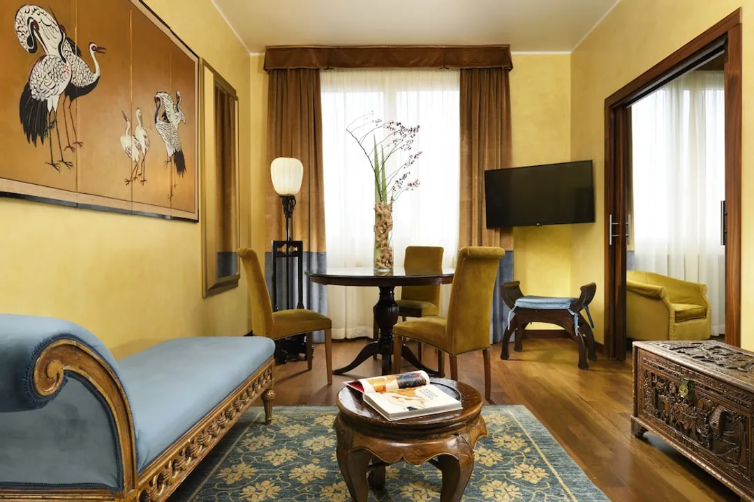 Enterprise Hotel-Classic Suite-3