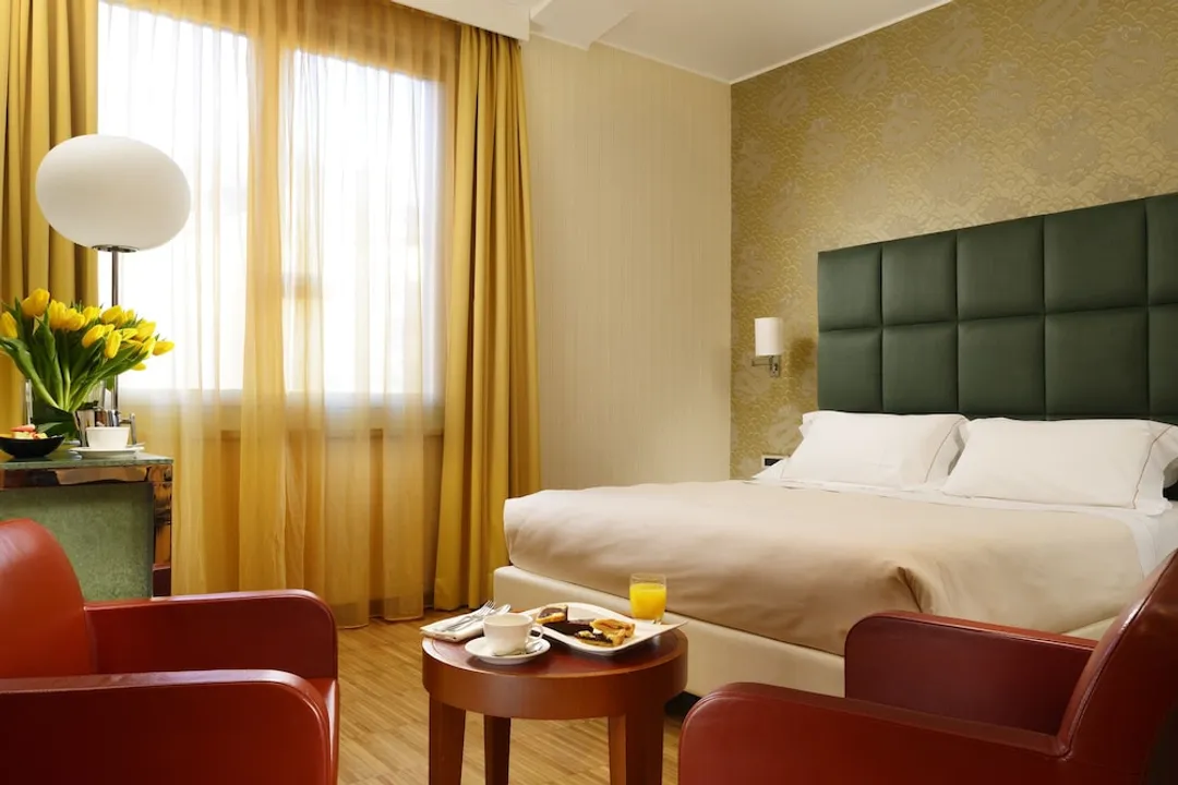 Enterprise Hotel-Executive Double or Twin Room-4