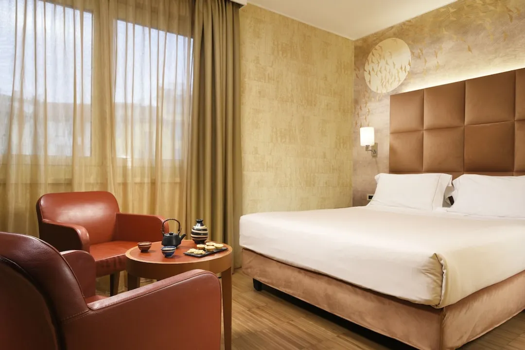 Enterprise Hotel-Triple Room-1