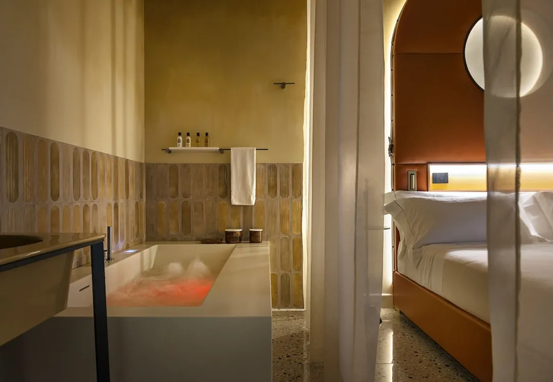 Enterprise Hotel-Nesting Private Suite-14