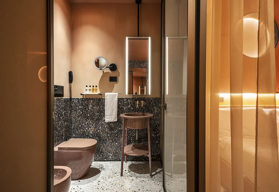 Enterprise Hotel-Nesting Private Suite-12