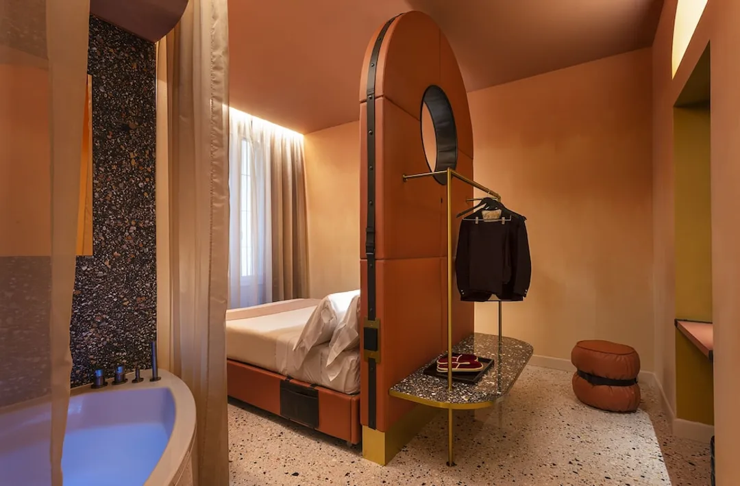 Enterprise Hotel-Nesting Private Suite-5