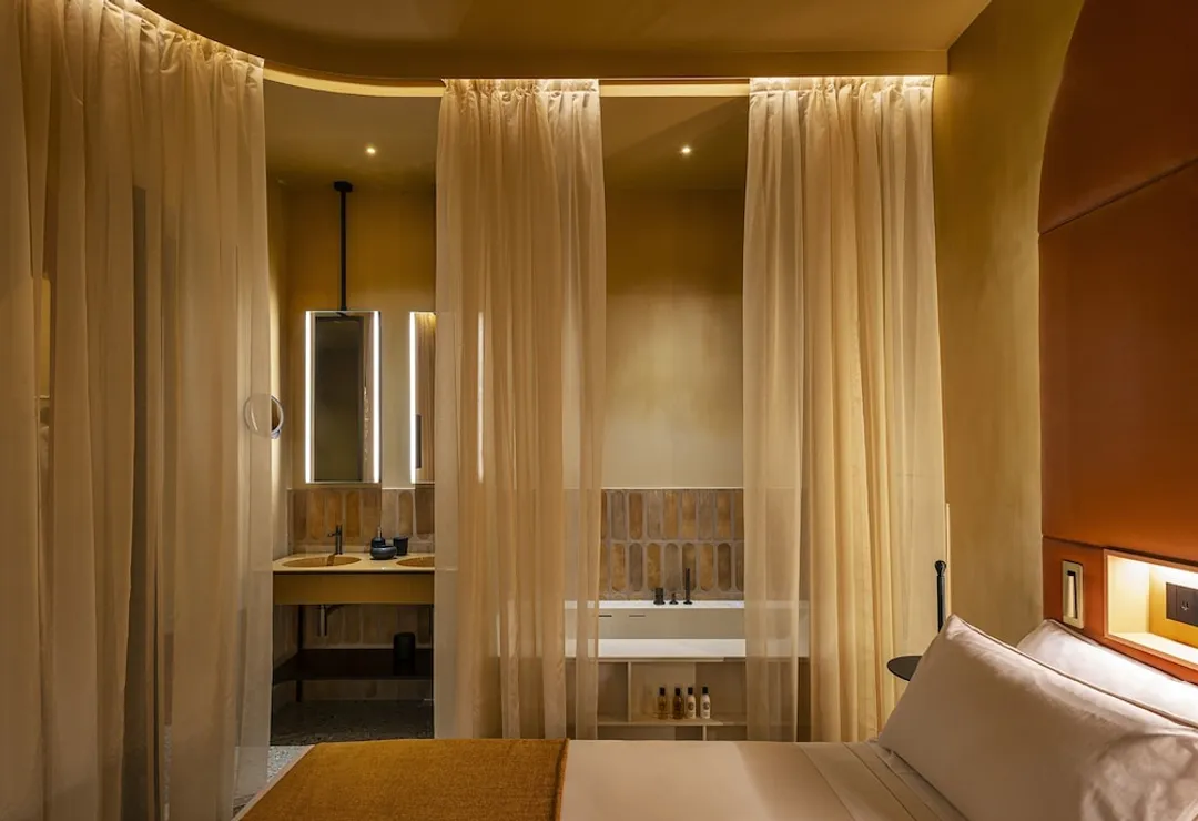 Enterprise Hotel-Nesting Private Suite-7