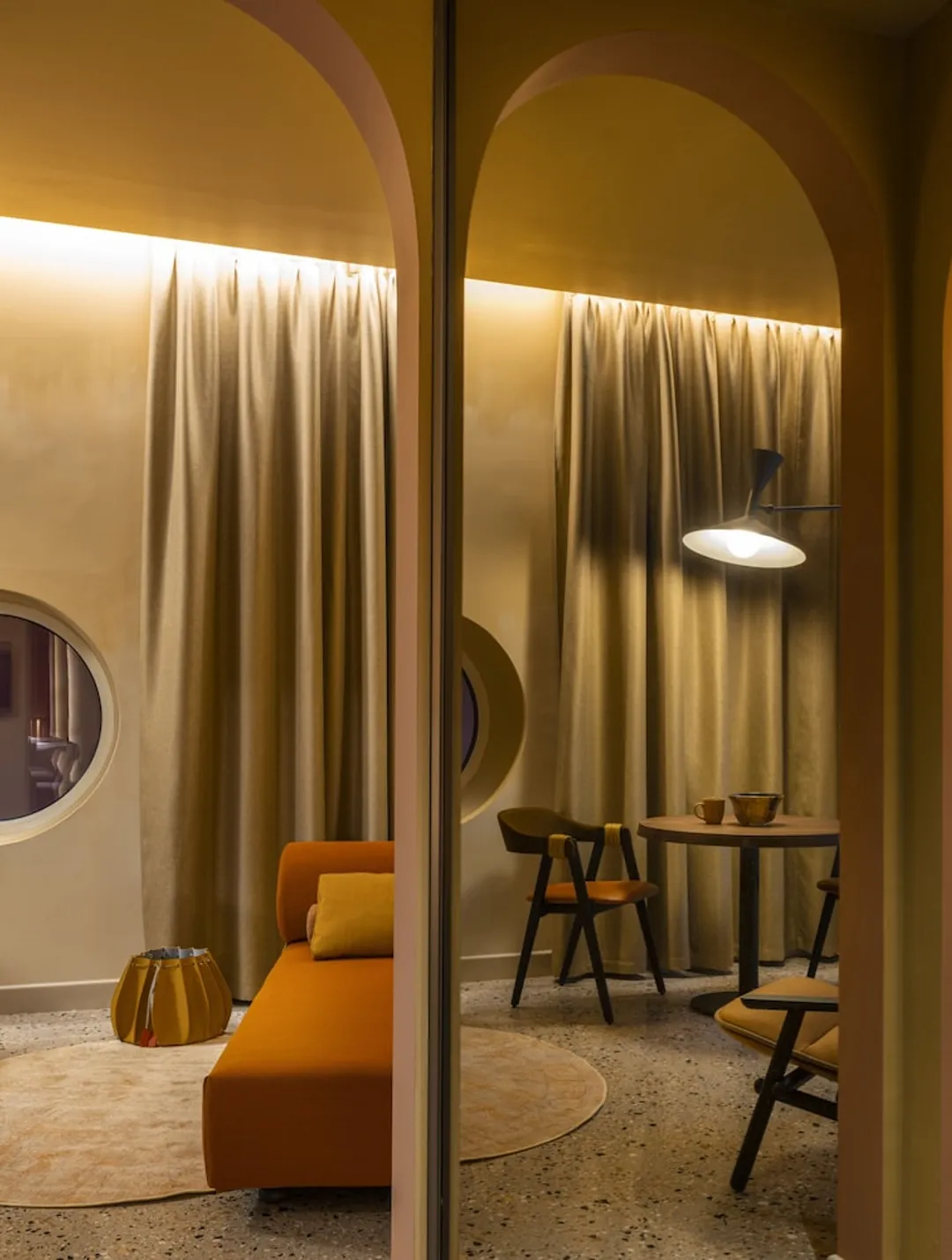 Enterprise Hotel-Nesting Private Suite-9