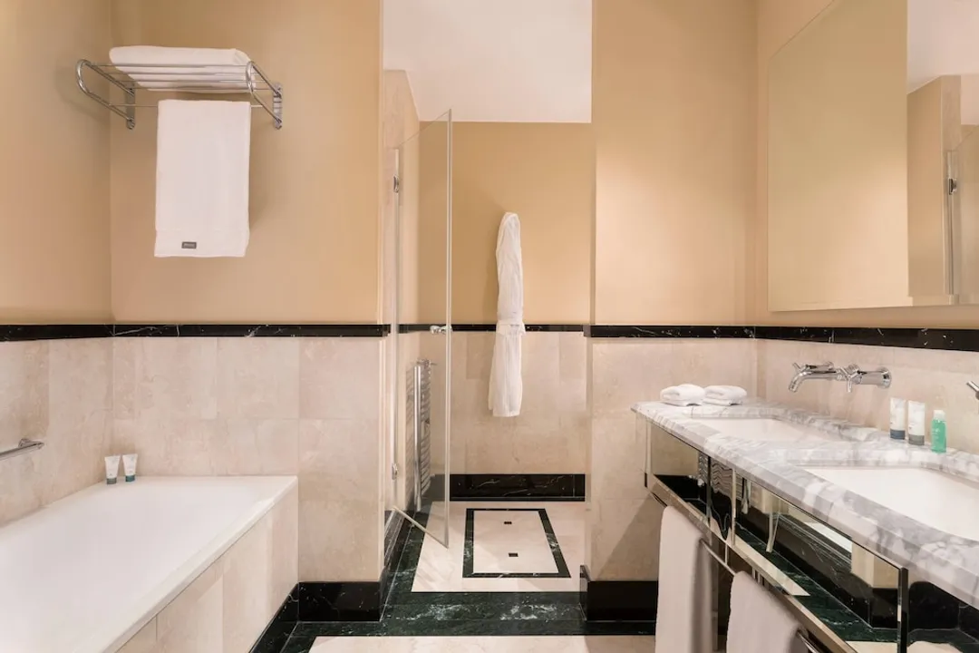 The Westin Palace, Milan-Classic Room, 1 King Bed-5