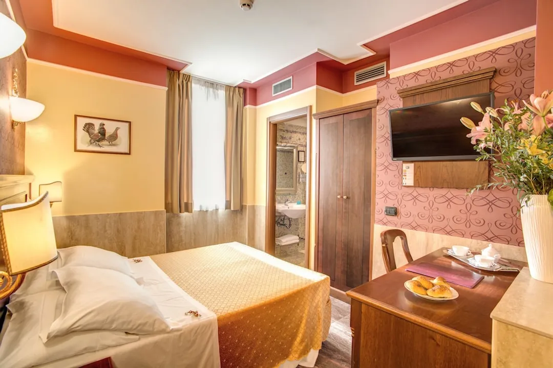 Aurelius Art Gallery Hotel-Double Room (Small)-4