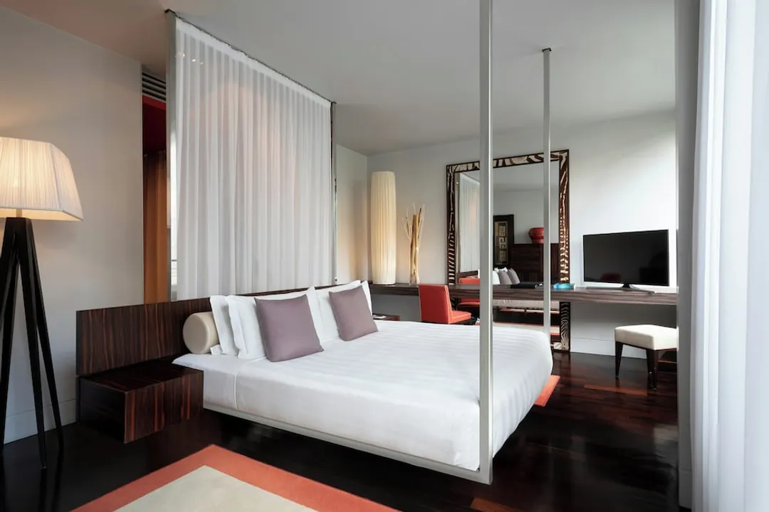 Sina The Gray-Deluxe Room-1