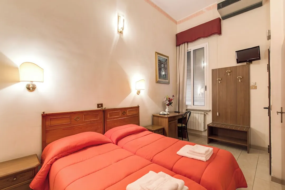 Hotel Cambridge-Standard Room-17