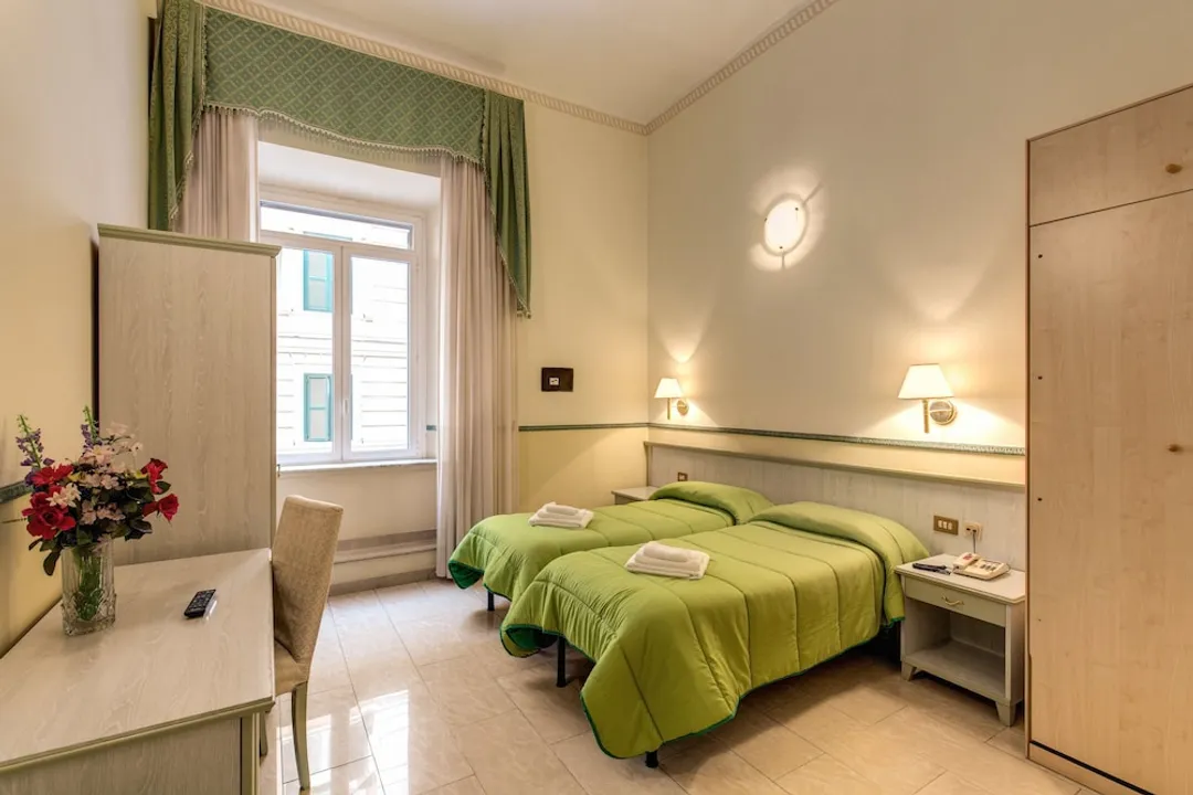 Hotel Cambridge-Standard Room-10