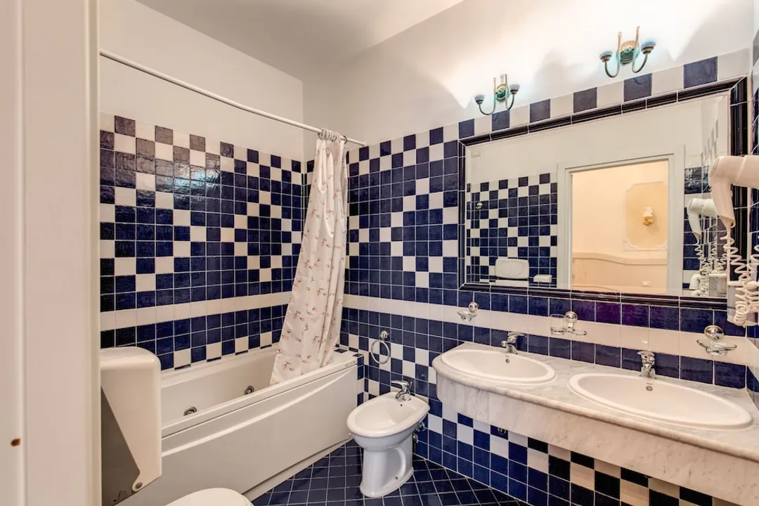Hotel Cambridge-Superior Double or Twin Room-11