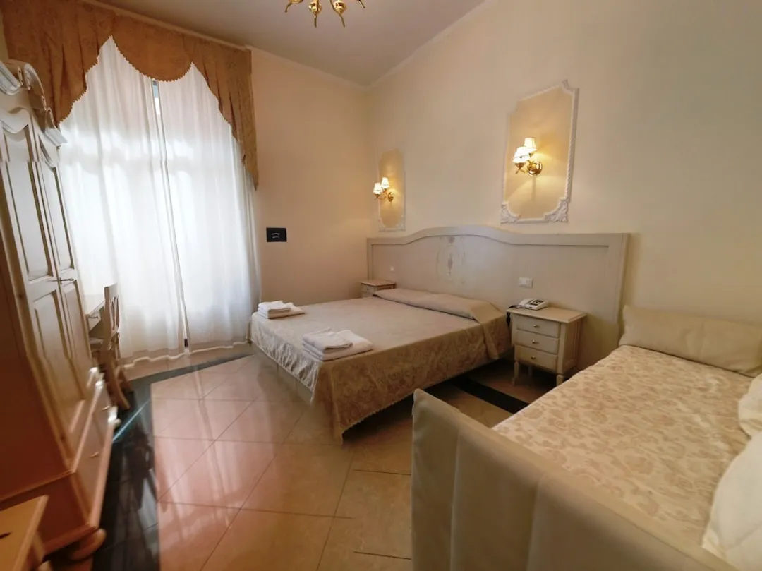 Hotel Cambridge-Superior Double or Twin Room-3