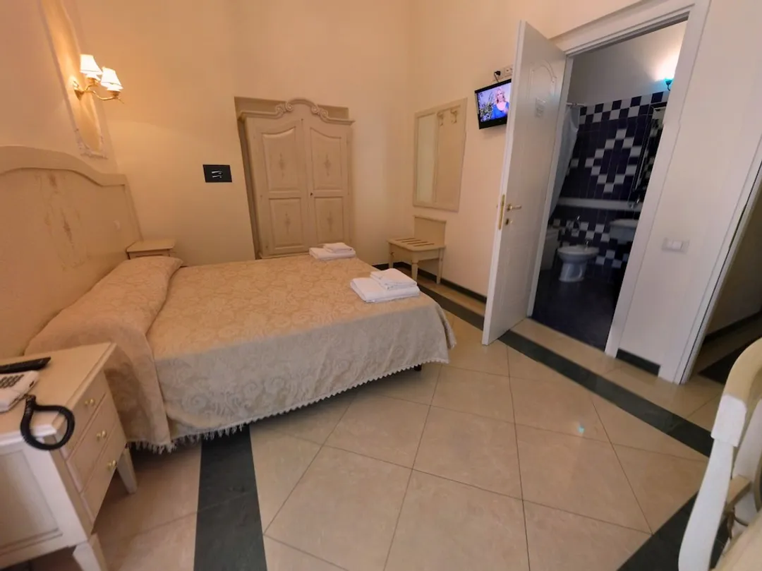 Hotel Cambridge-Superior Double or Twin Room-1