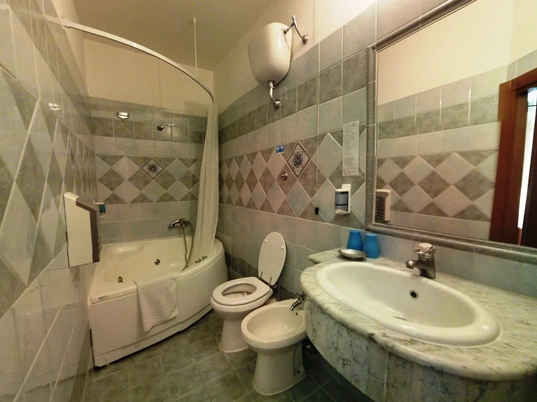 Hotel Cambridge-Superior Double or Twin Room-6