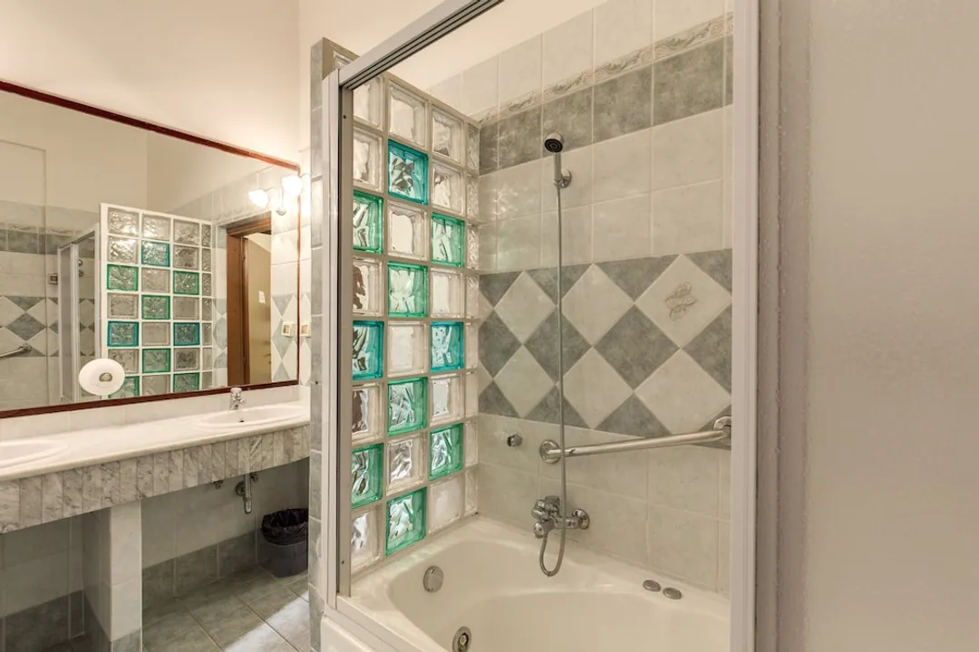 Hotel Cambridge-Superior Double or Twin Room-10