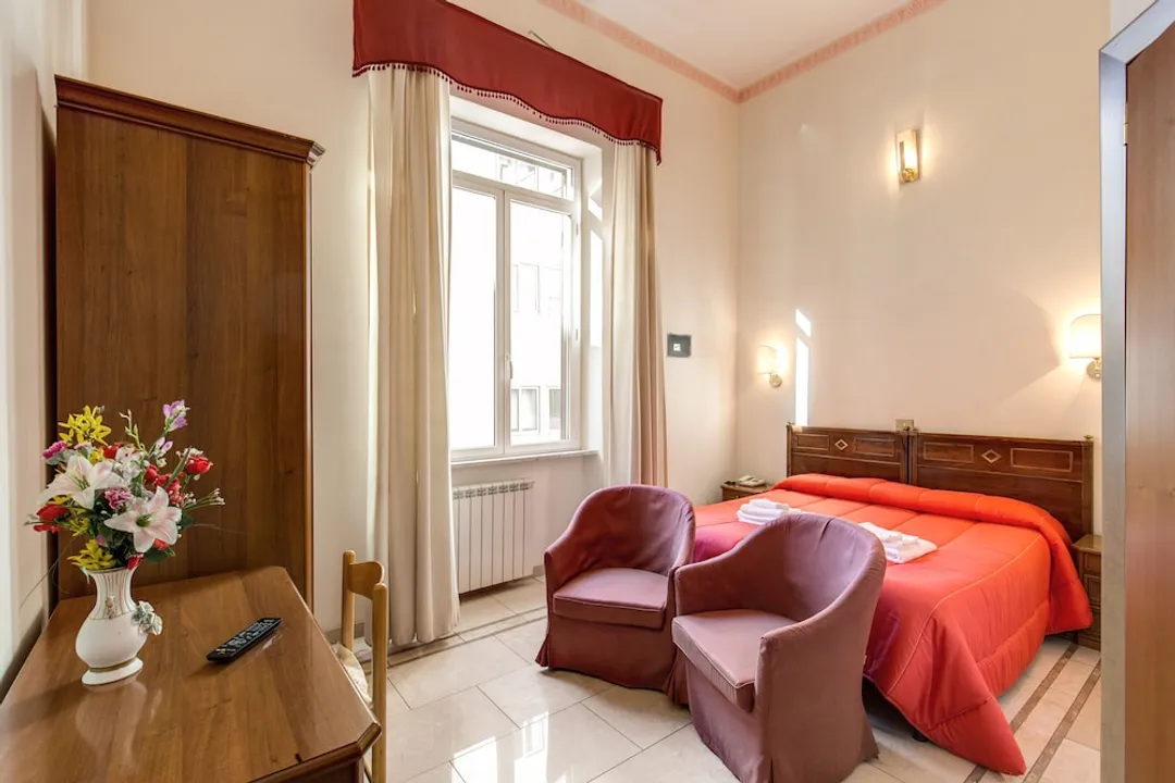 Hotel Cambridge-Superior Double or Twin Room-4