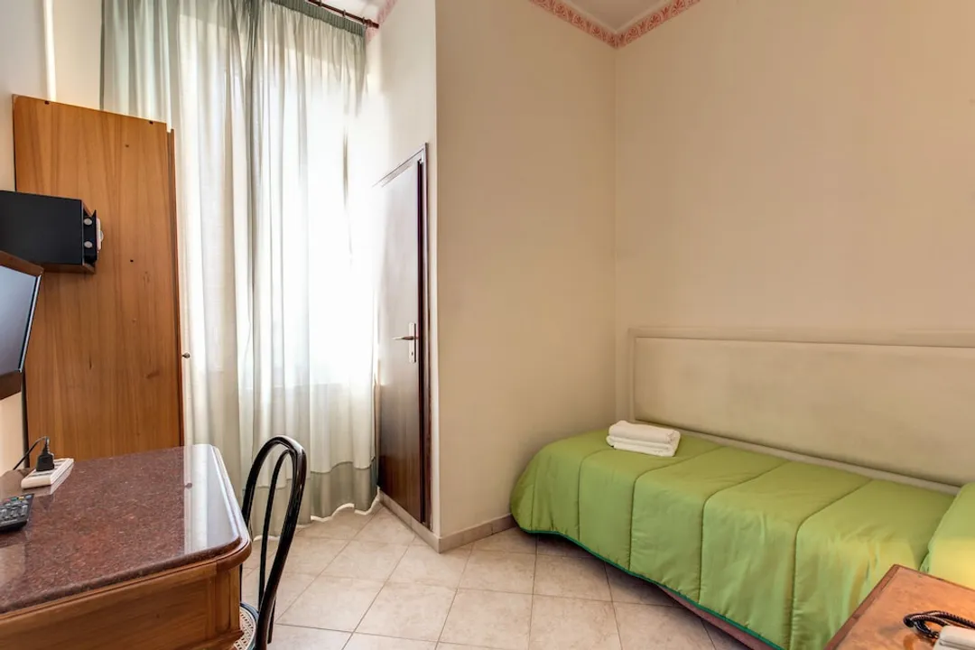 Hotel Cambridge-Standard Single Room-1