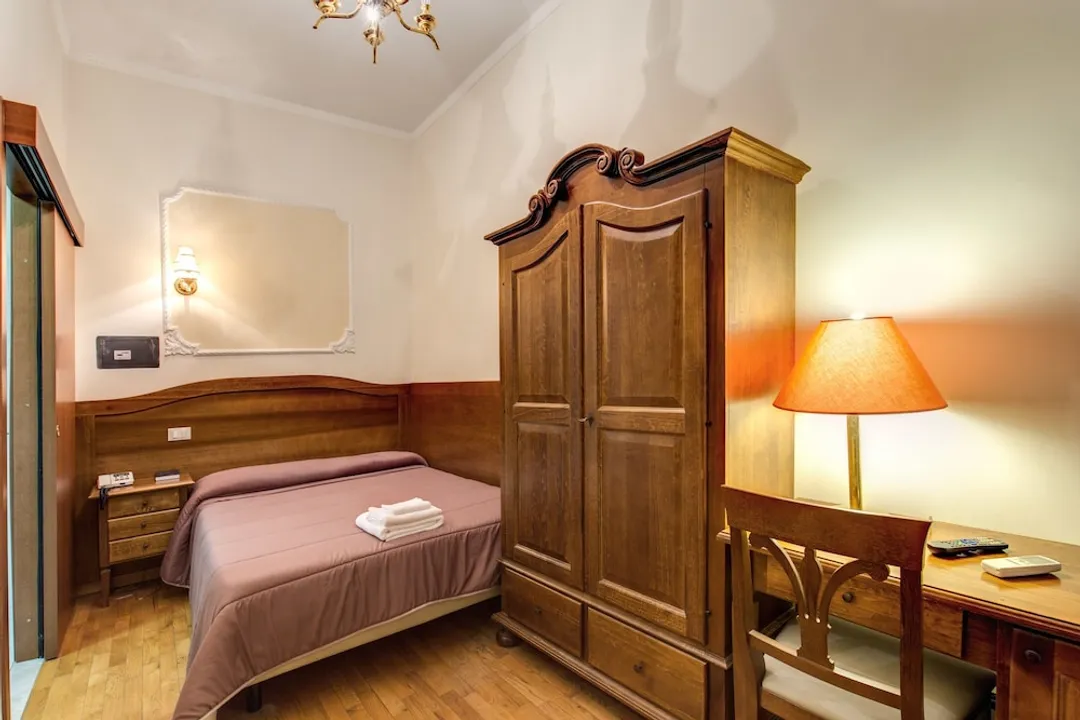 Hotel Cambridge-Standard Single Room-3