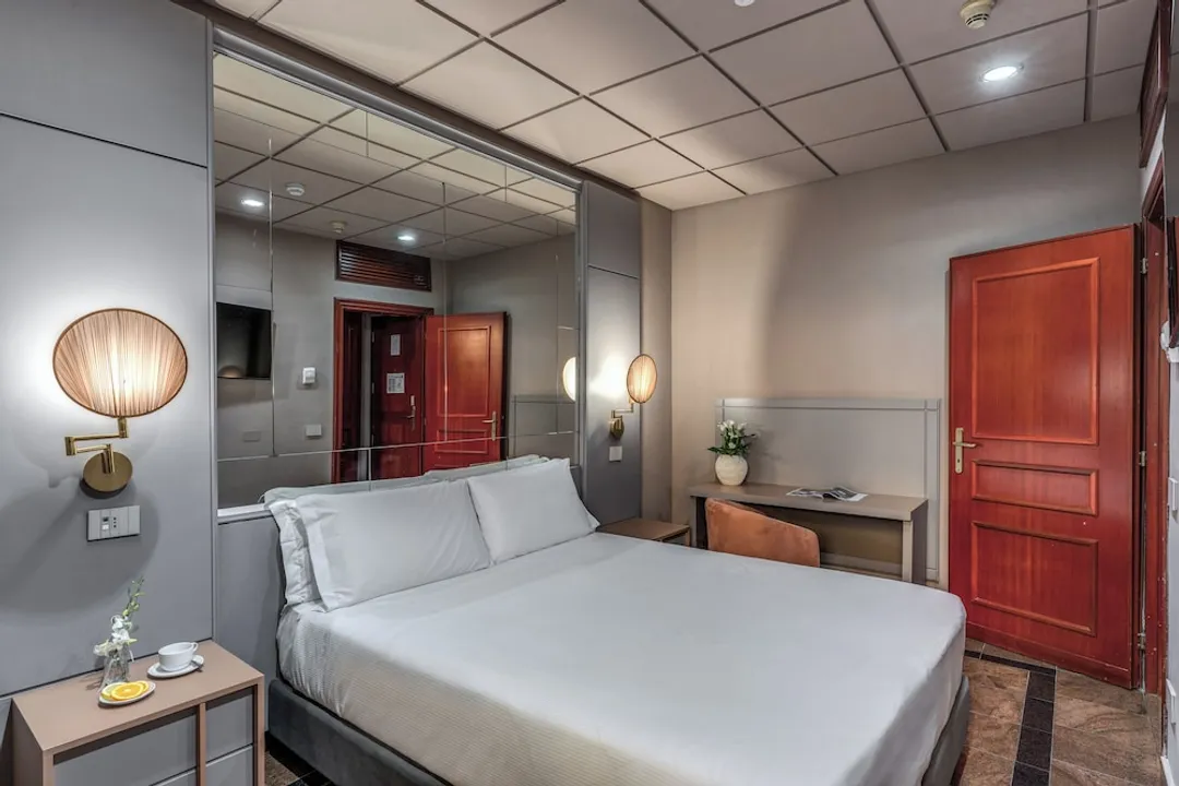 Hotel Madison-Basic Room, 1 Large Twin Bed-1