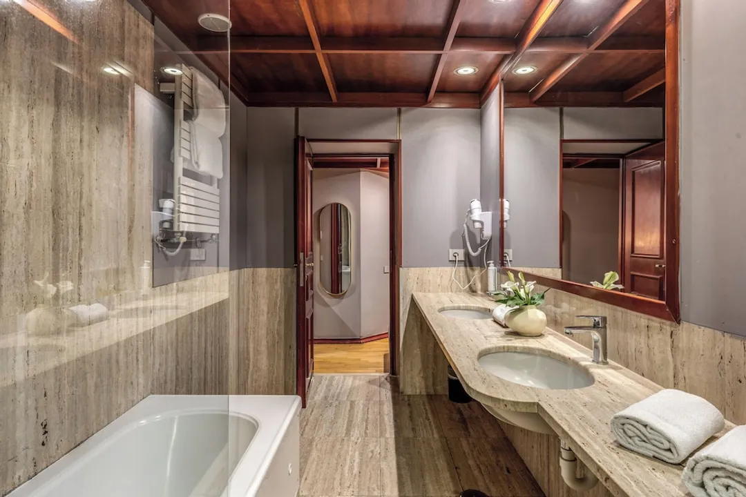 Hotel Madison-Superior Double or Twin Room-8