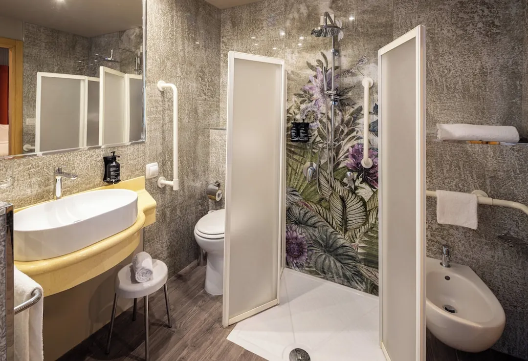 Holiday Inn Milan - Garibaldi Station by IHG-Standard Room-9