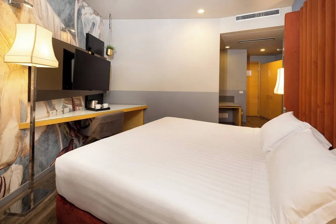 Holiday Inn Milan - Garibaldi Station by IHG-Premium Room-4
