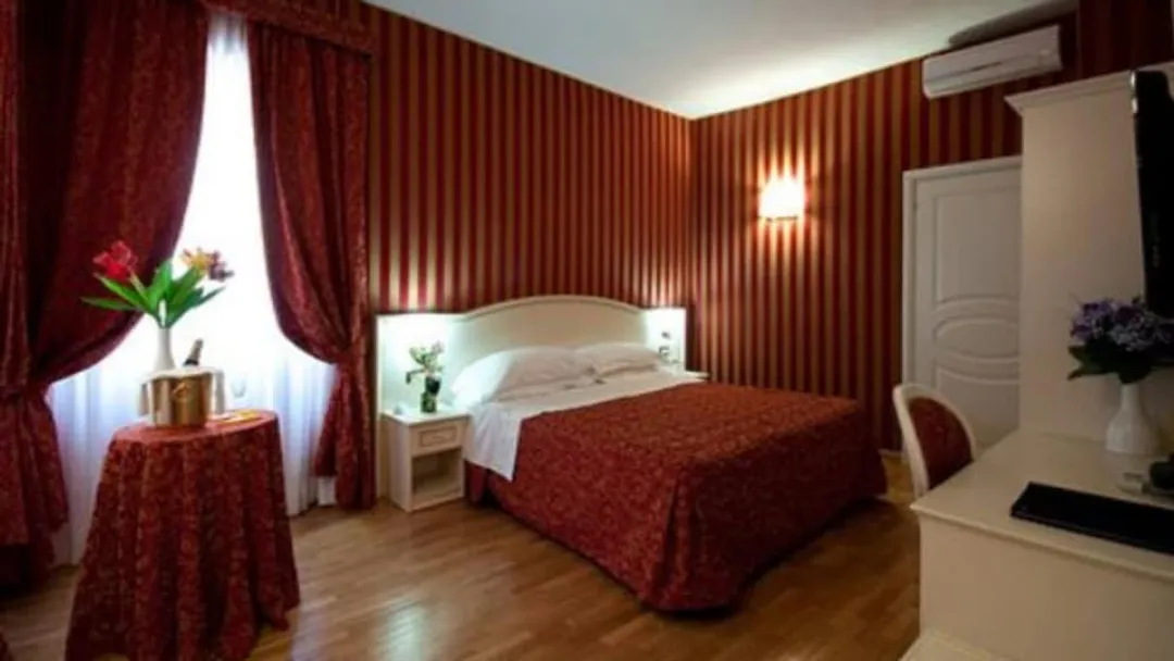 Trevi 41 Hotel-Superior Double Room-5
