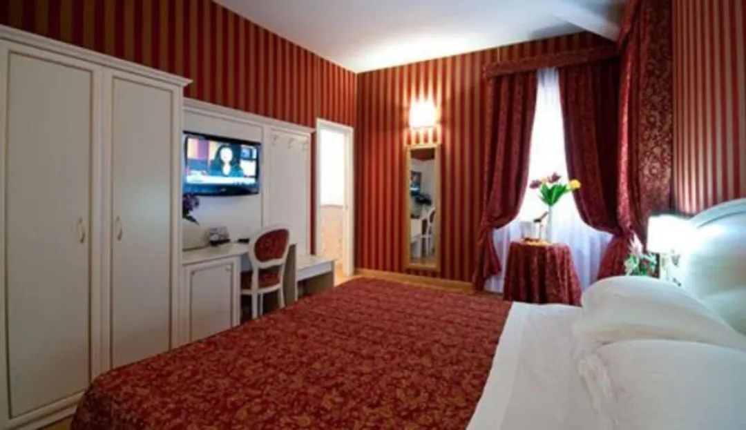 Trevi 41 Hotel-Superior Double Room-2
