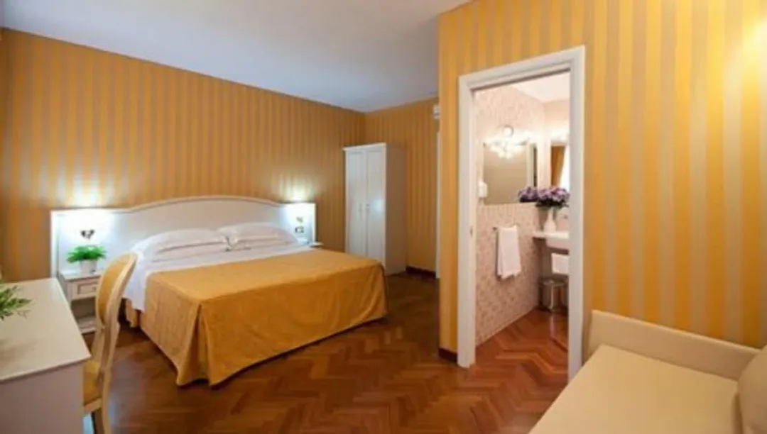Trevi 41 Hotel-Superior Double Room-4