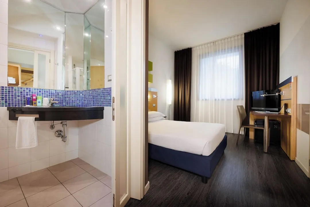iH Hotels Milano Gioia-Basic Single Room, Accessible-4