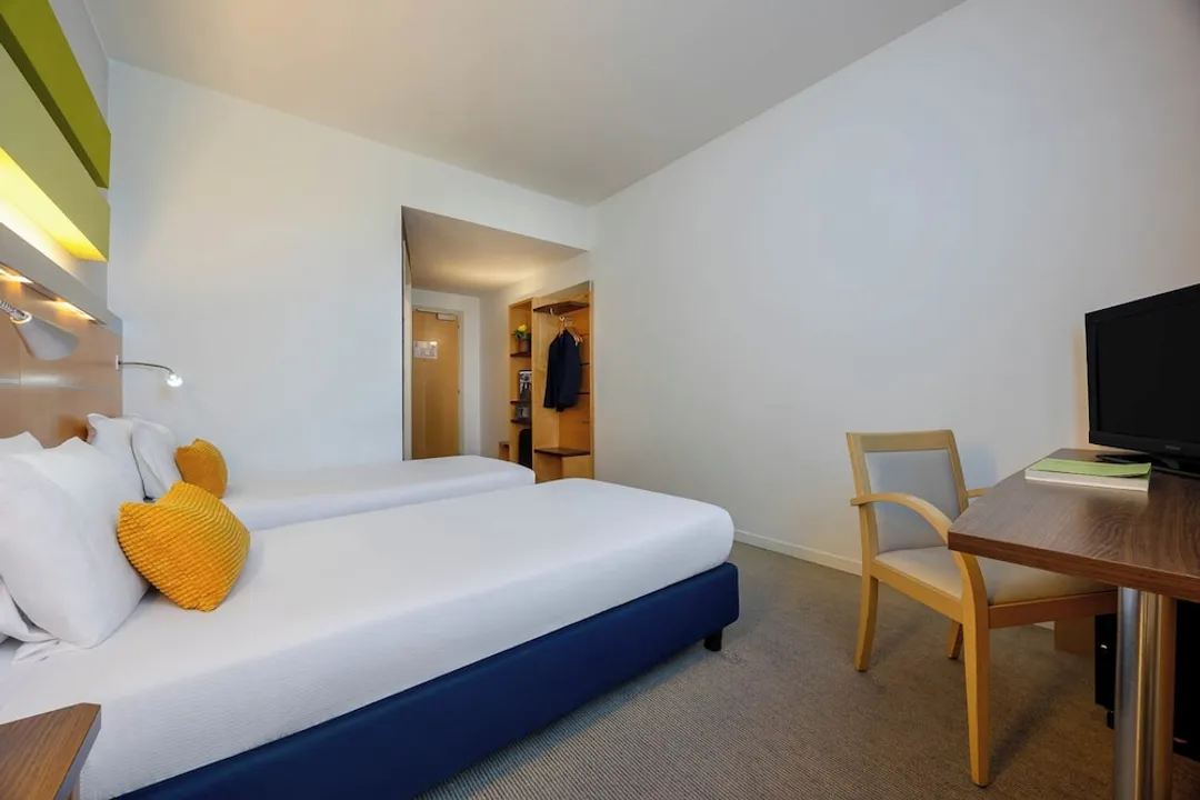 iH Hotels Milano Gioia-Standard Twin Room, 2 Twin Beds-1