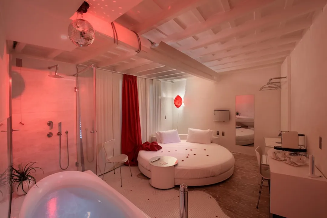 勇敢愛侶套房飯店-Superior Double Room-7