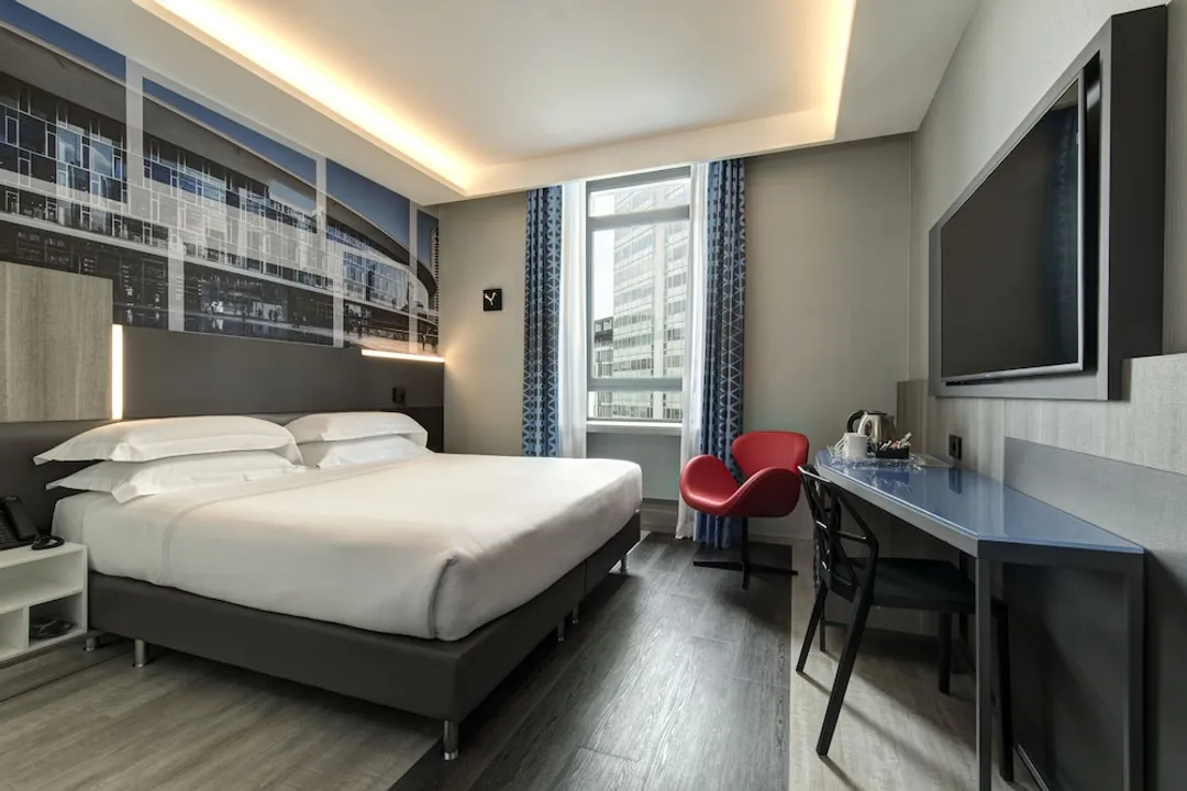 iQ Hotel Milano-Classic Double Room-4