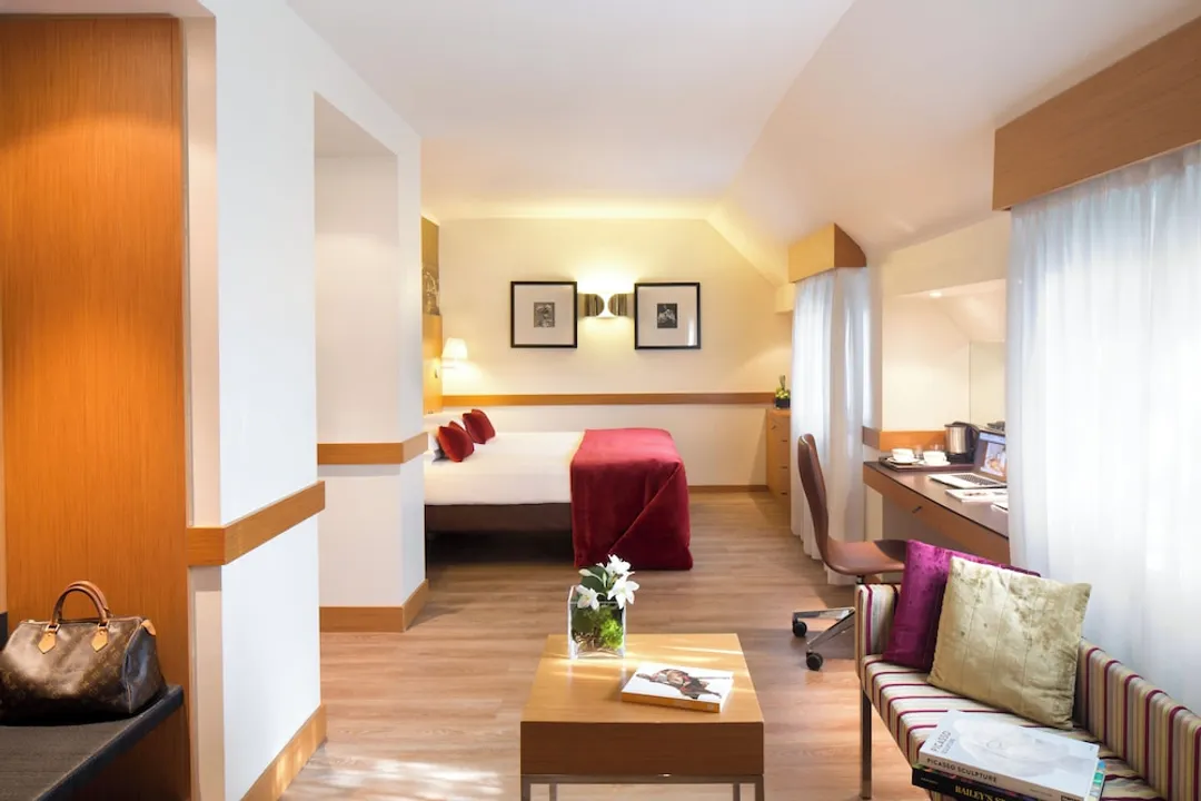 Starhotels Tourist-Junior Suite-5