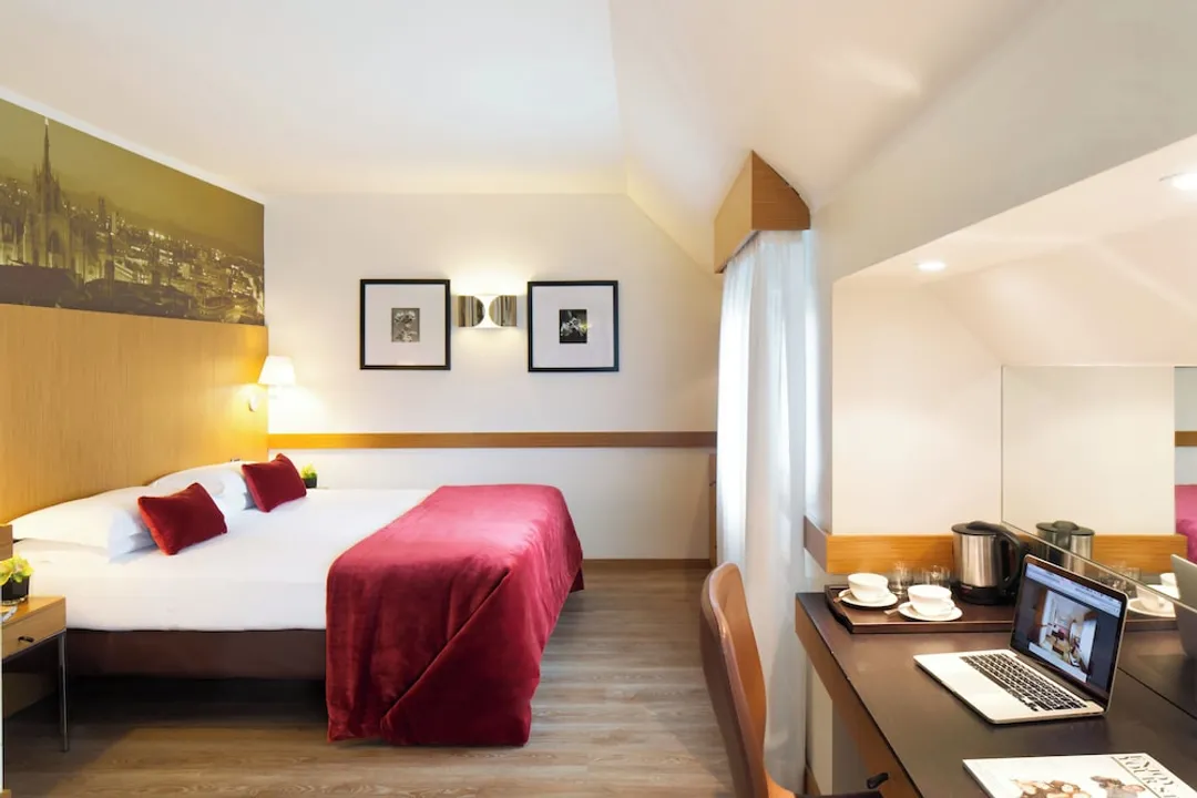 Starhotels Tourist-Junior Suite-4
