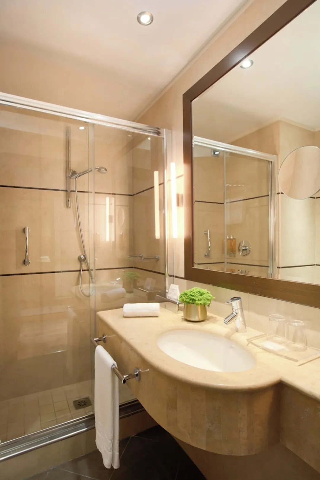Starhotels Tourist-Triple Room-5