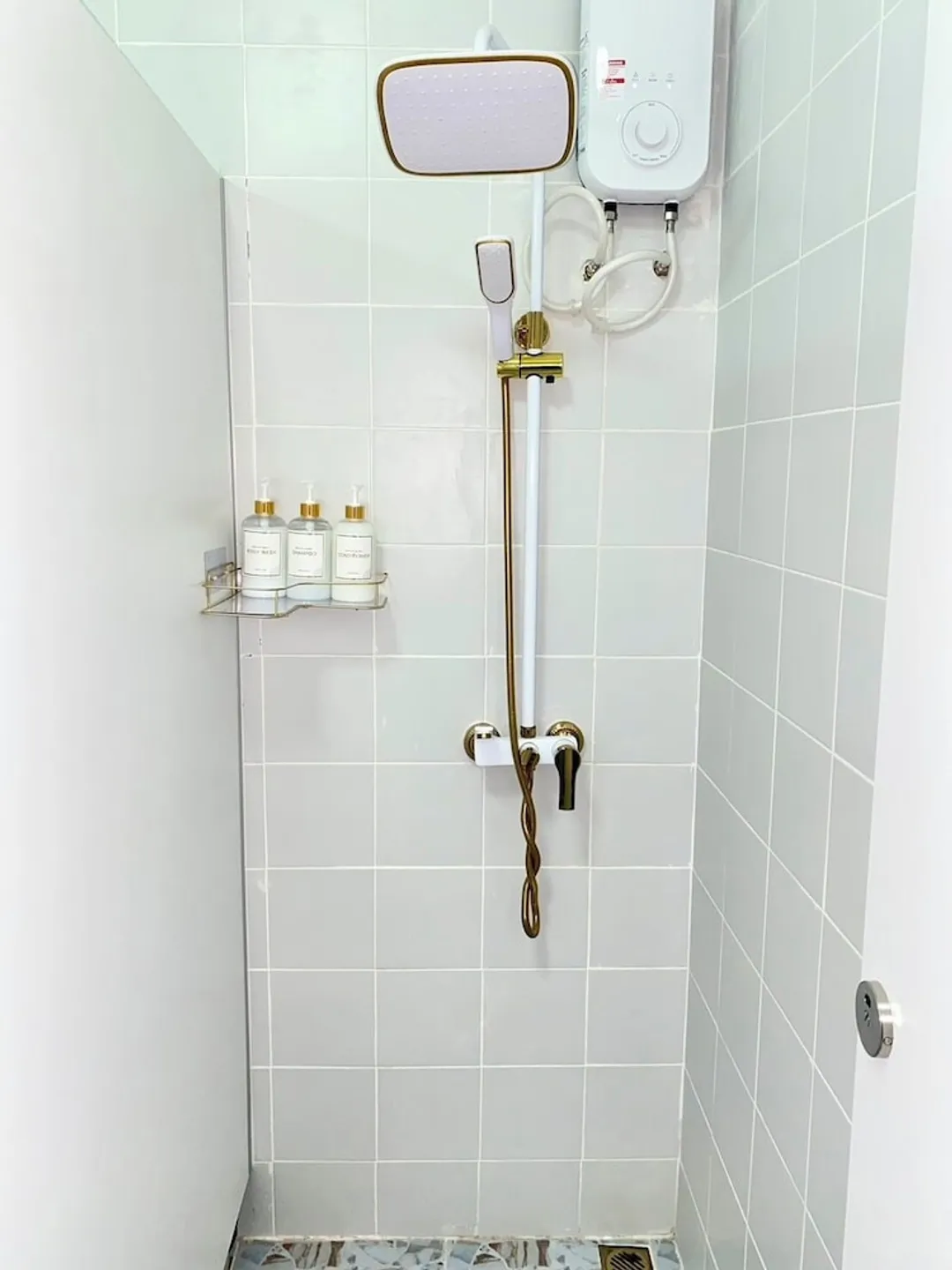 Guesthouse Station-Basic Twin Room-5