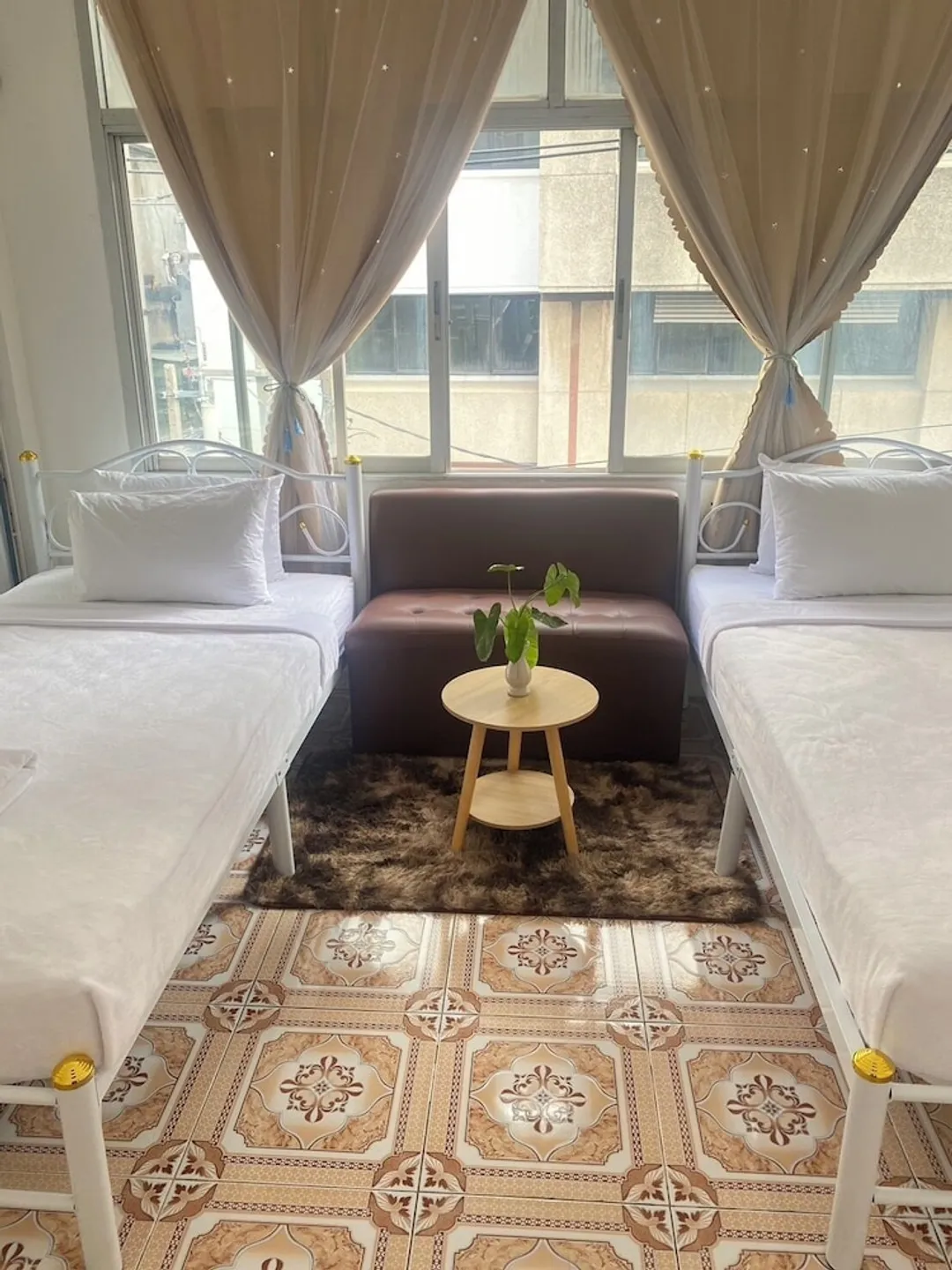 Guesthouse Station-Basic Twin Room-1