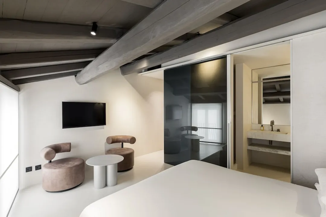 Hotel Scenario-Superior Room-7