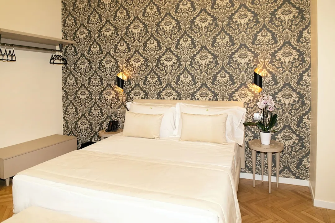 Hotel Caravita-Classic Double Room-1